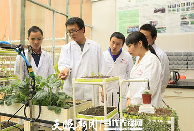 天眼(貴州日報報刊社官方新聞客戶端):【展望十四五】到2027年基本建成特色教育強省 | 貴州堅持教育優先發展